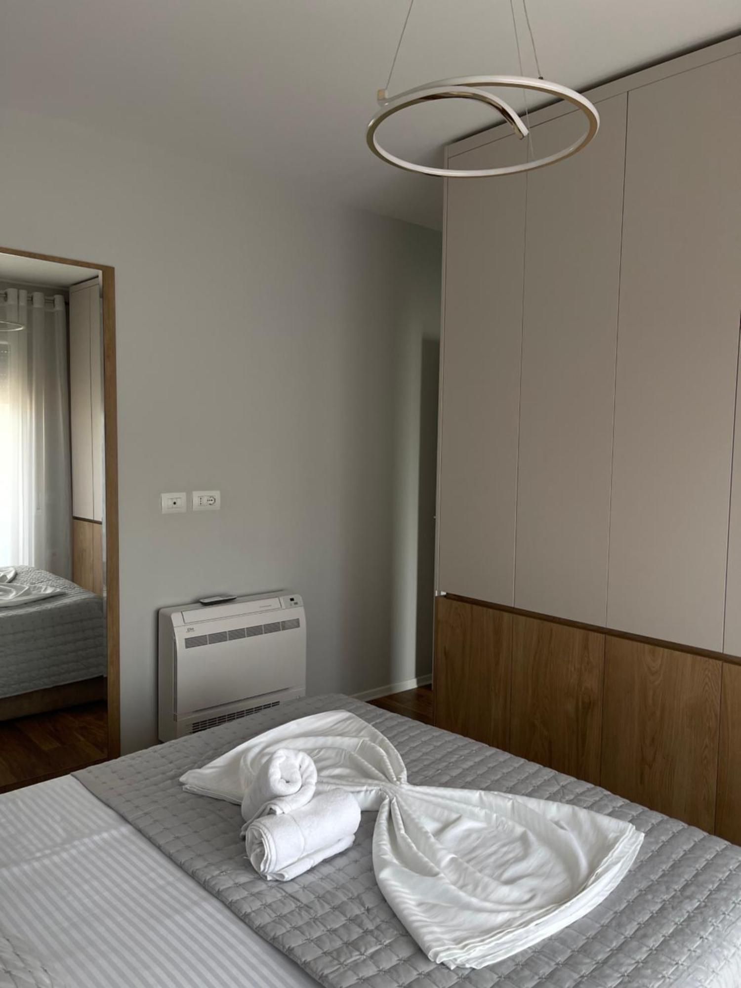 New Bazaar, Grand Apartment 티라나 외부 사진