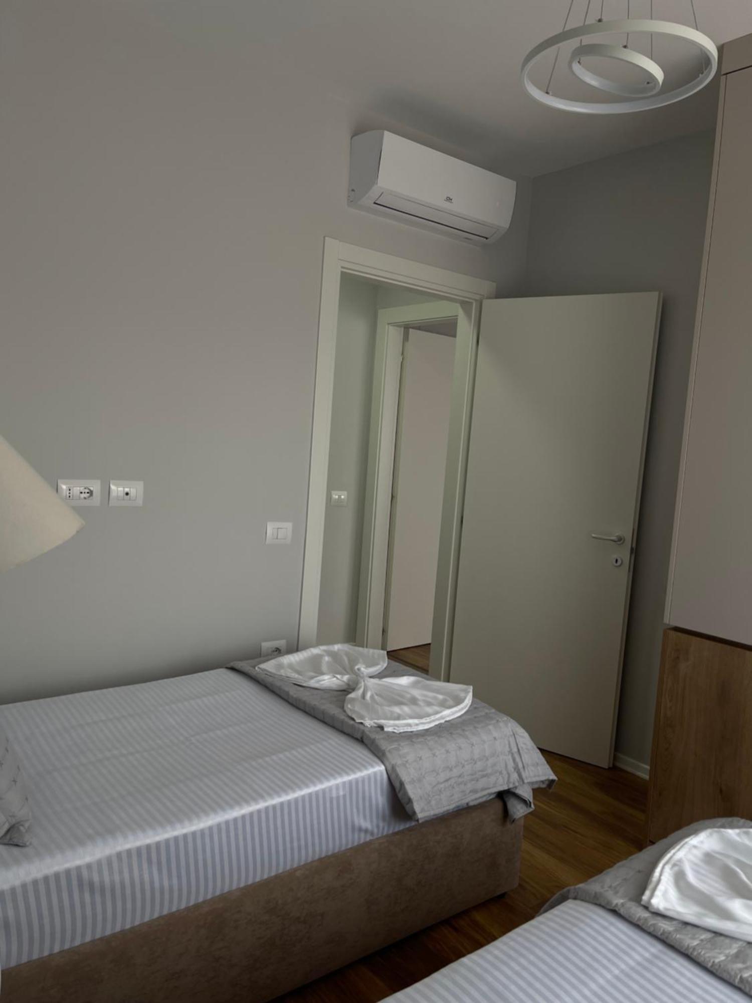 New Bazaar, Grand Apartment 티라나 외부 사진